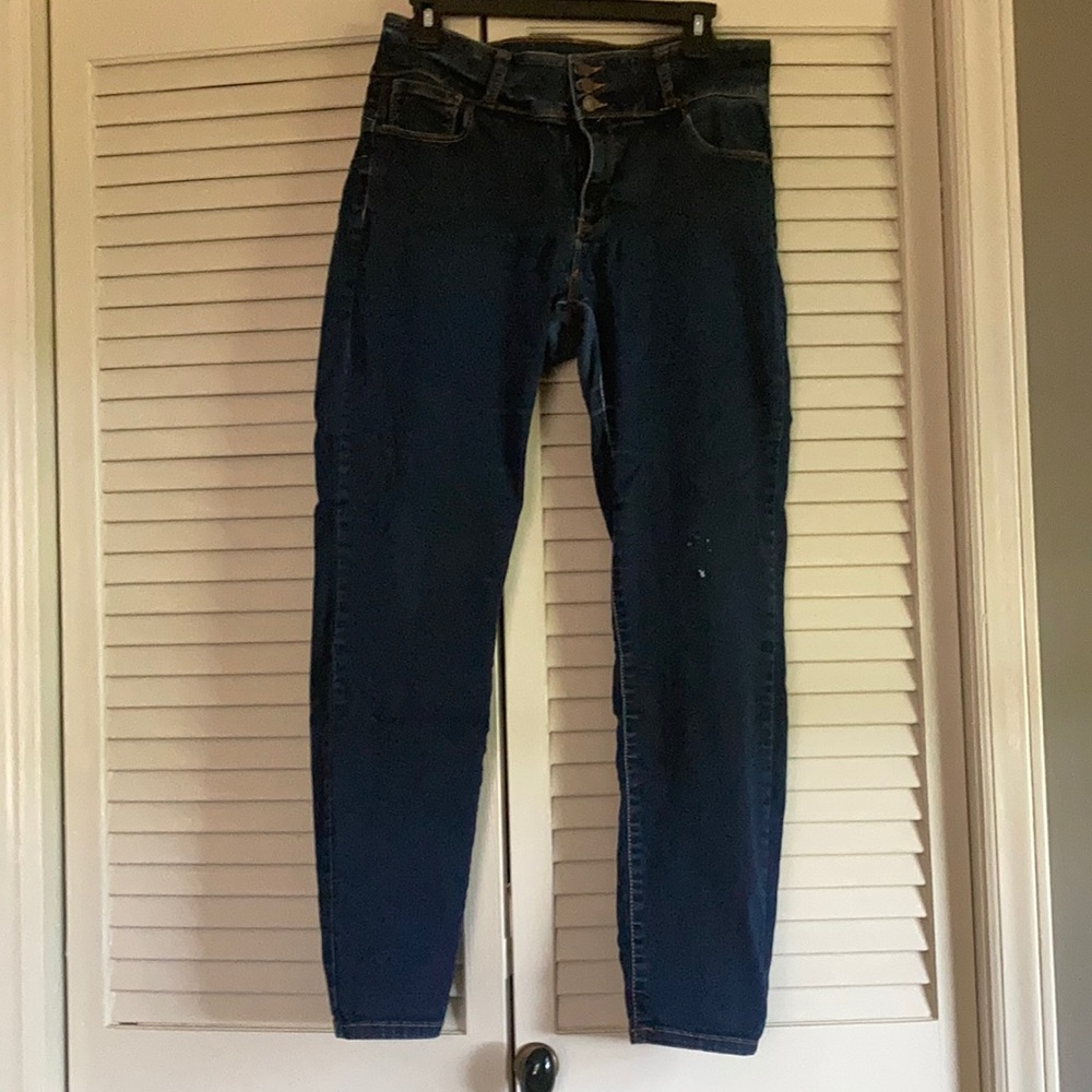 Dark wash stretchy skinny jeans